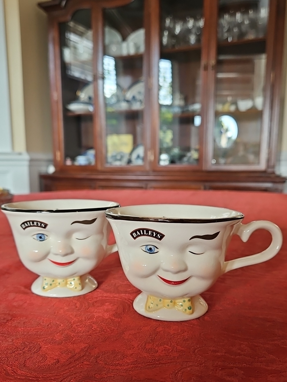 Vintage Red Robin Gourmet Burgers Pedestal Coffee Mugs Set of 2 Retro
